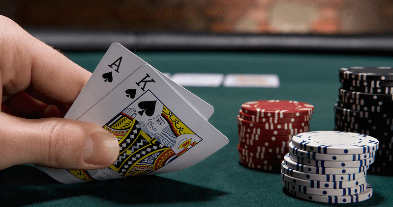 Luật Chơi Poker Cơ Bản – Từ Chia Bài Đến Tính Điểm
